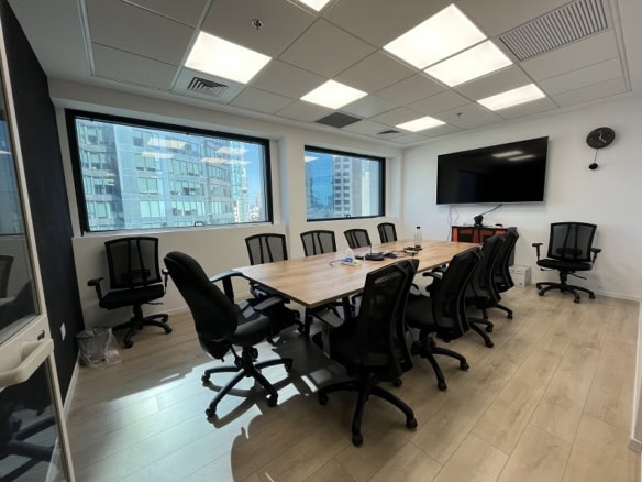 מגדל פז 435 מר - חדר ישיבות גדול