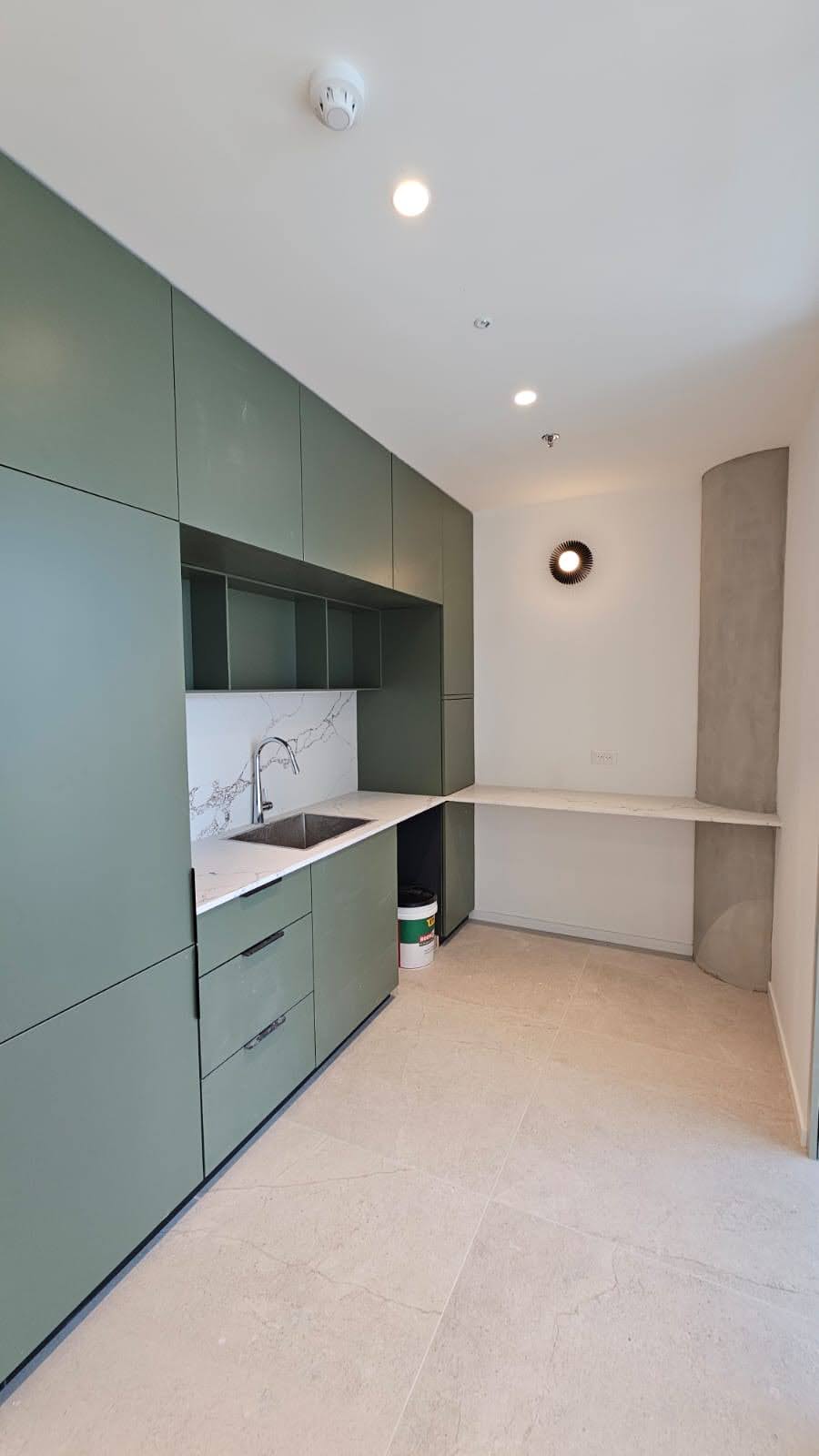 משרד 115 מר להשכרה באקרו קרית אונו - מטבח