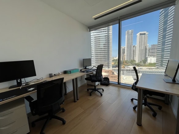 משרד 320 מר להשכרה במגדל ספיר - עמדות עבודה