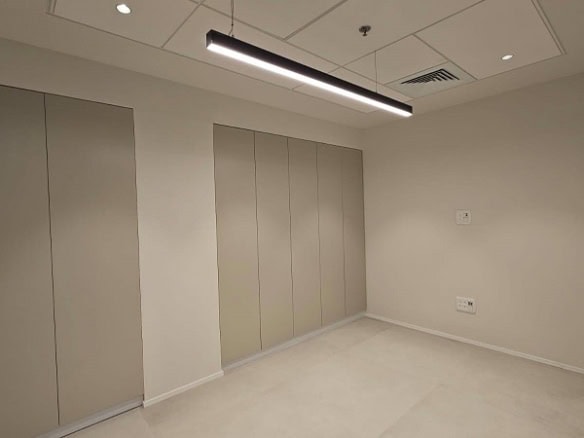 משרד 78 מר באקרו קרית אונו להשכרה