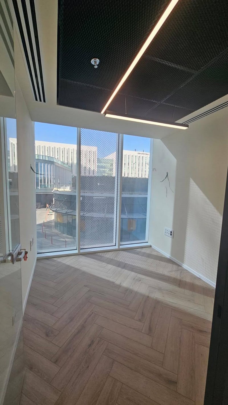 משרד 80 מר באקרו סביון קרית אונו חדר עבודה