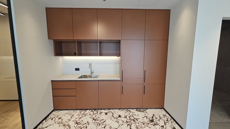 משרד 91 מר להשכרה באקרו קמפוס קרית אונו - מטבח