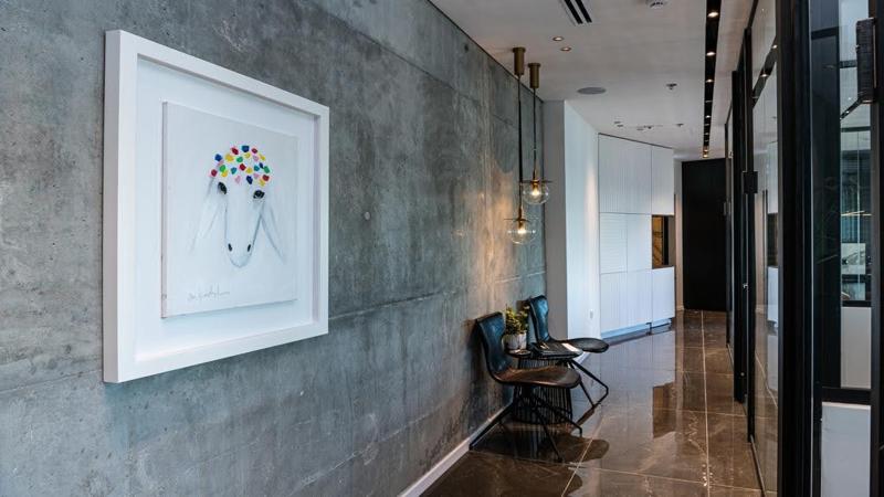 100 מר במגדל WE - כניסה