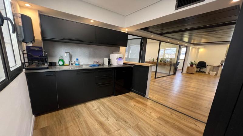 130 מר במונטיפיורי - מטבח