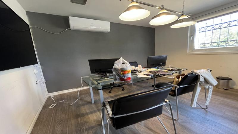 185 מר סמוך לרוטשילד - עמדות עבודה