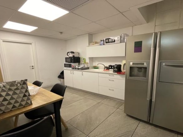 224 מר במגדל פז -מטבח