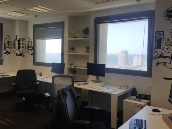 255 מר במגדל רוטשילד 3- עמדות עבודה