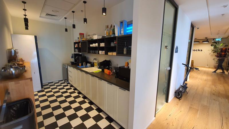 284 מר במגדל WE - מטבחון