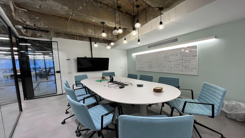 312 בשד רוטשילד - חדר ישיבות