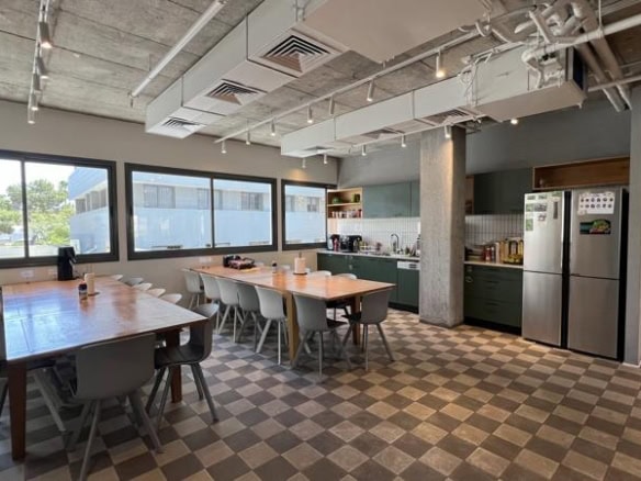 378 מר ביגאל אלון - מטבח ופינות ישיבה