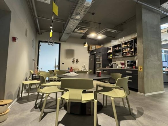 600 מר בעזריאלי טאון - מטבחון ופינת אוכל