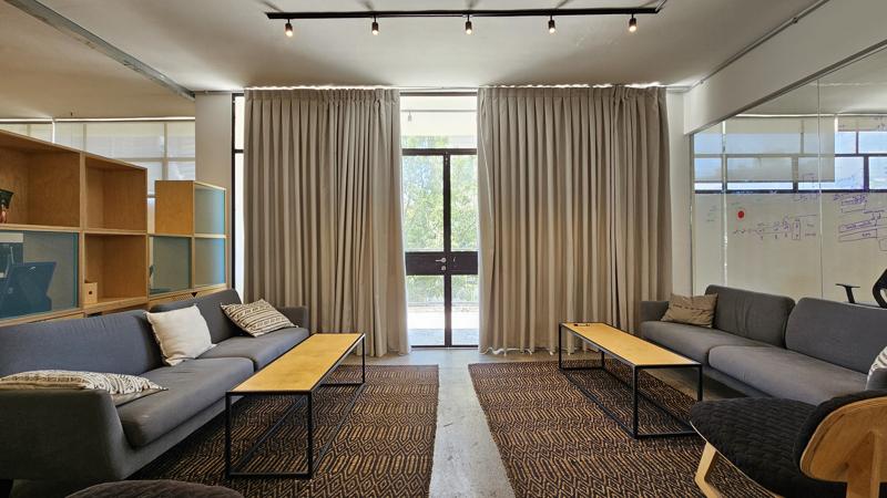 700 מר מודרני בחסן ערפה - לאונג' מיט אפ