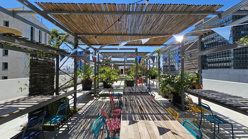 700 מר מודרני בחסן ערפה - מרפסת מאובזרת