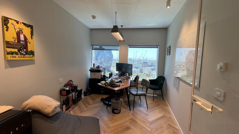 משרד מרוהט במגדלי עזריאלי- חדר עבודה