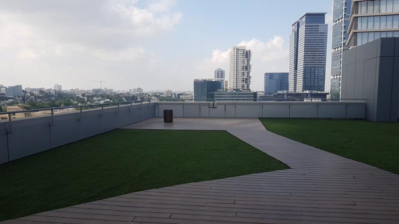 משרד עם מרפסת ביגאל אלון - מרפסת