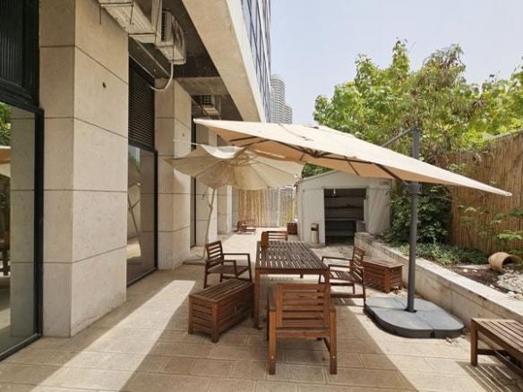 משרד עם מרפסת ביגאל אלון - מרפסת