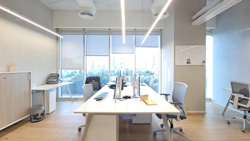 קומה עצמאית במגדל WE - חדר מנהל