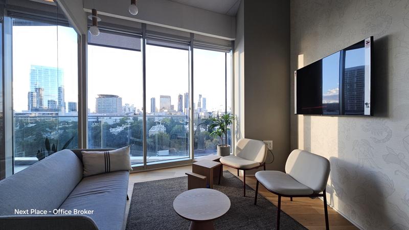 קומה עצמאית במגדל WE - חדר צוות