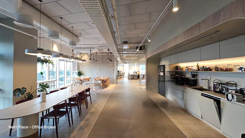 קומה עצמאית במגדל WE - מטבח ופינת אוכל