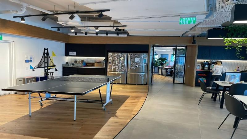 קומה עצמאית במגדלי עזריאלי -חדר צוות