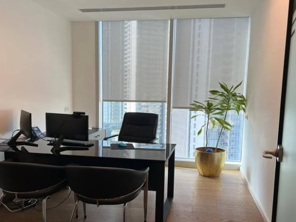 להשכרה במגדל WE חדר עבודה