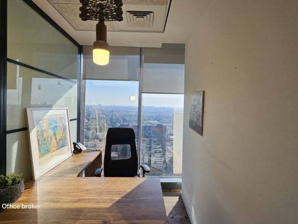 80 מר במגדלי אלון - משרד