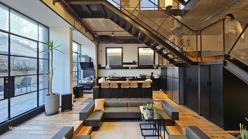 משרד בשכונת מונטיפיורי - פינות ישיבה