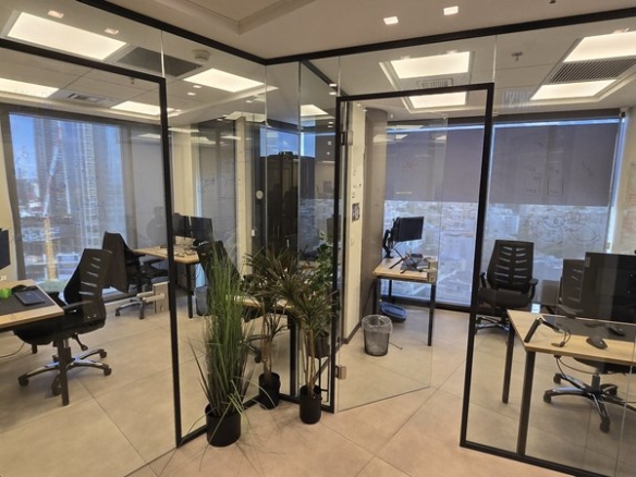 להשכרה במגדל רסיטל 147 מר - אופן ספייס