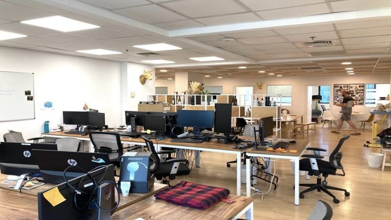 להשכרה במגדלי פז - אופן ספייס עמדות עבודה