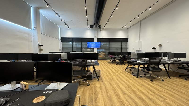 להשכרה ברחוב המסגר - אופן ספייס עמדות