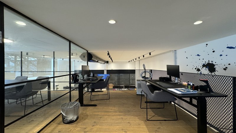 להשכרה ברחוב המסגר - עמדות עבודה