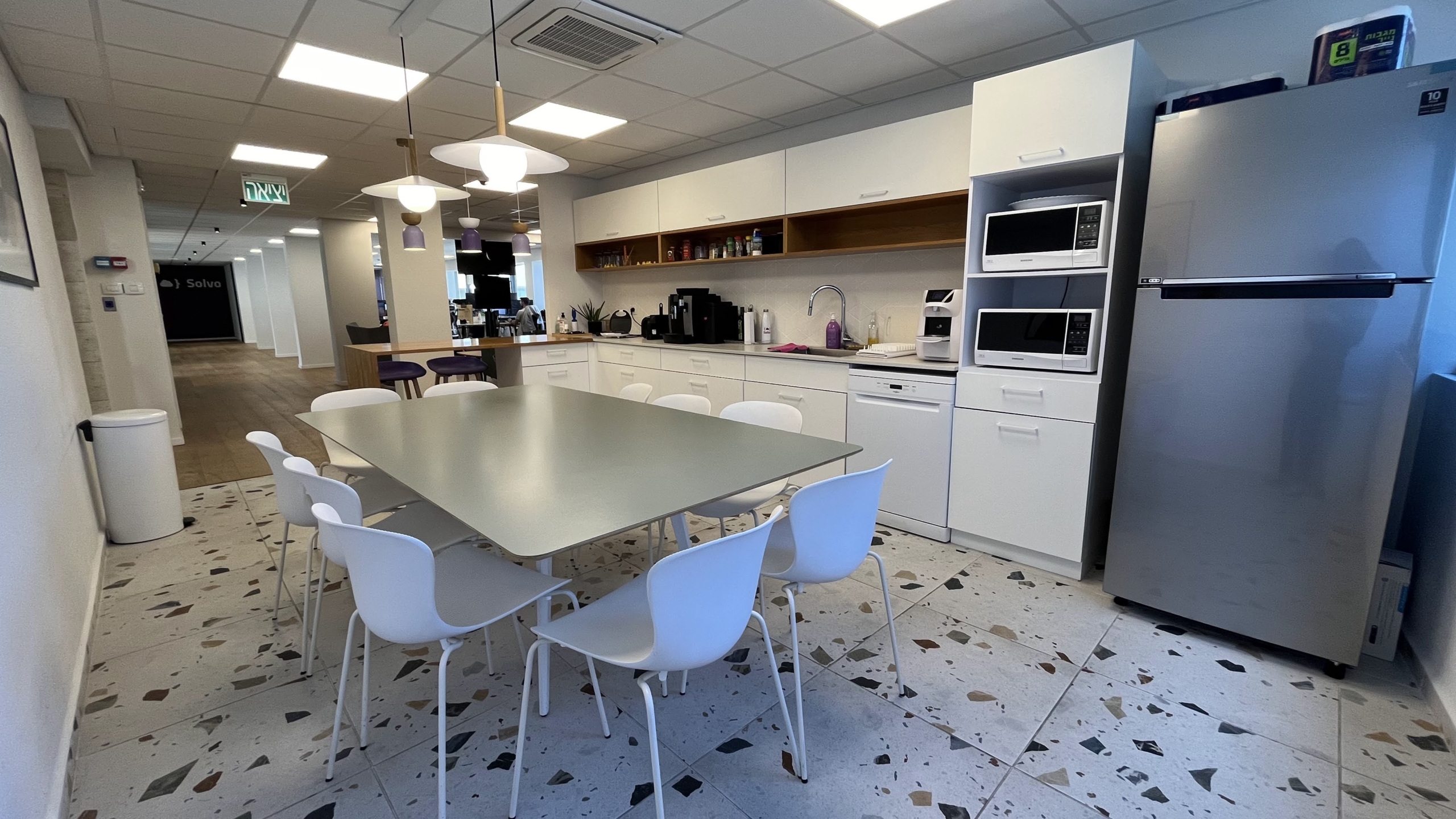 מטבחון משרד להשכרה 350 מר בפארק שרונה תל אביב