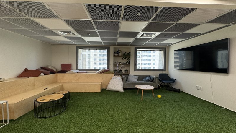 משרד מרוהט בפלטינום - פאן רום