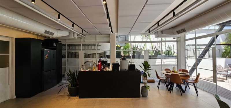 מטבח משרד קרקע 500 מ״ר עם מרפסת להשכרה ברחוב המסגר ת״א